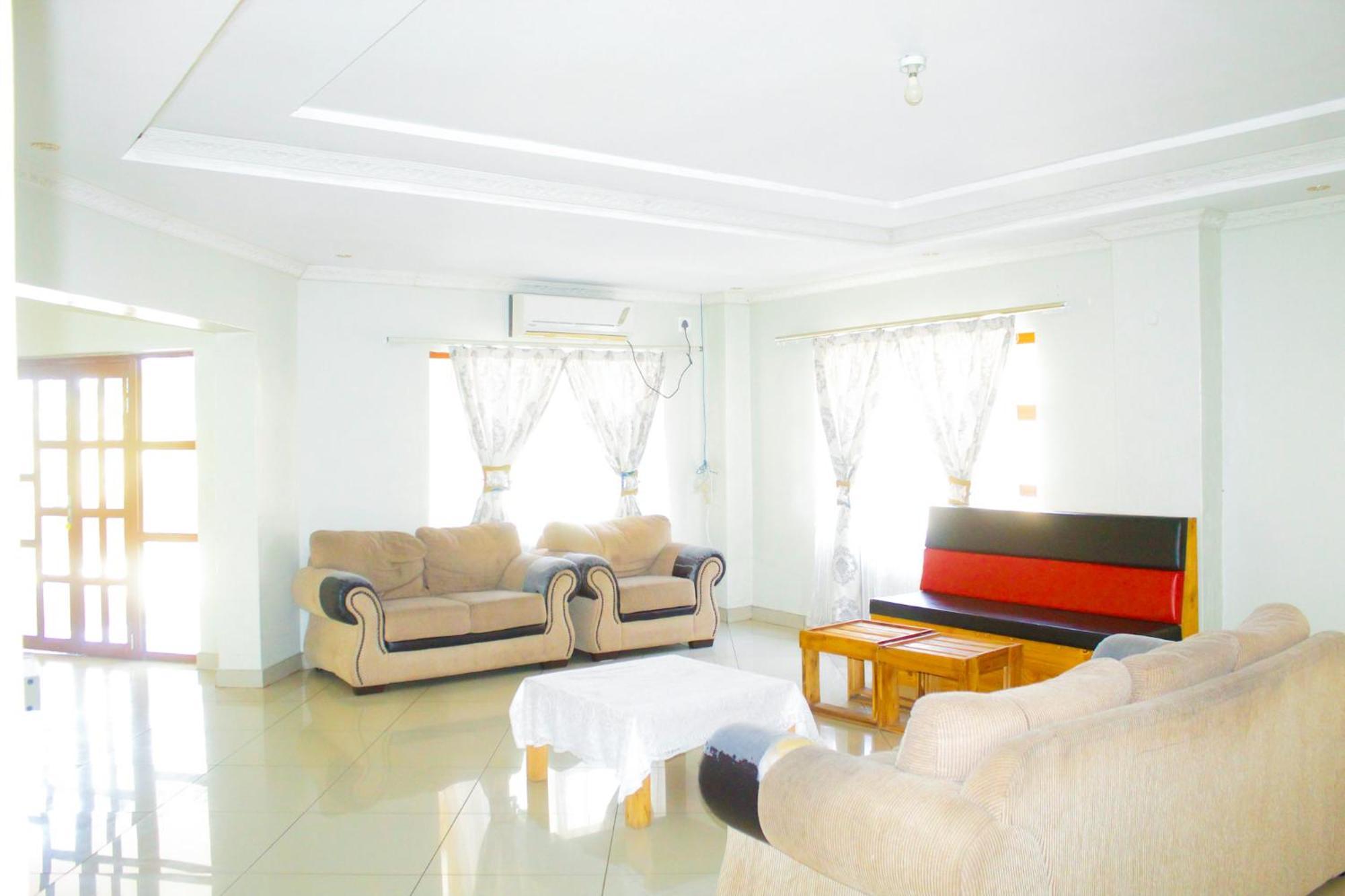 The Rest Camp Lodge And B&B มันซีนี ภายนอก รูปภาพ